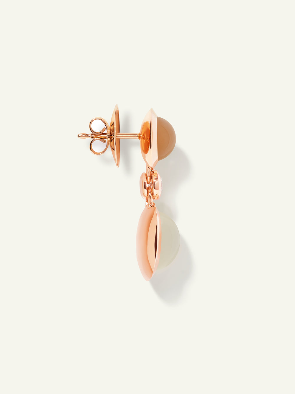 BOUTON 2 Cabochons Ohrringe in 'Camel' mit Diamanten