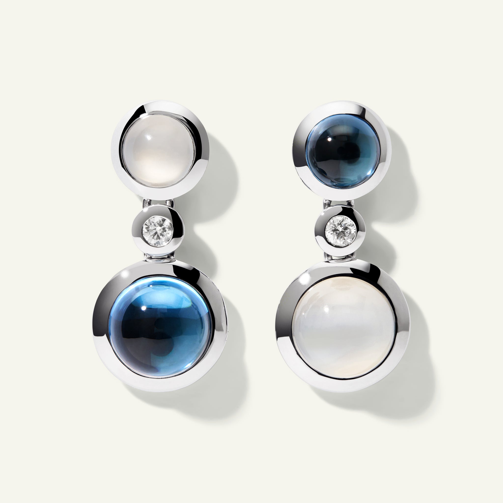 BOUTON 2 Cabochons Ohrringe in 'Ocean' mit Diamanten