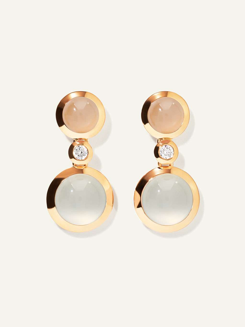 BOUTON 2 Cabochons Ohrringe in 'Sand' und Diamanten