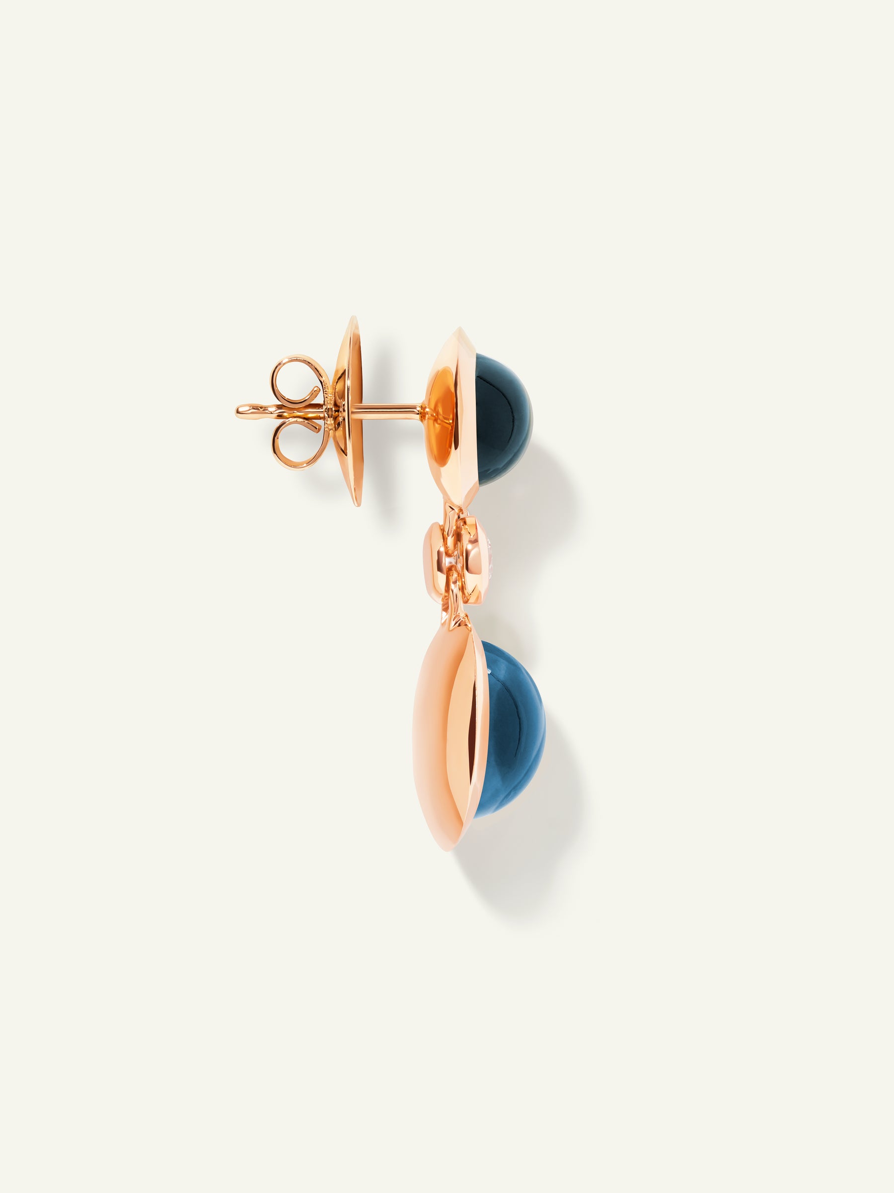 BOUTON 2 Cabochons Ohrringe in 'Sky' und Diamanten