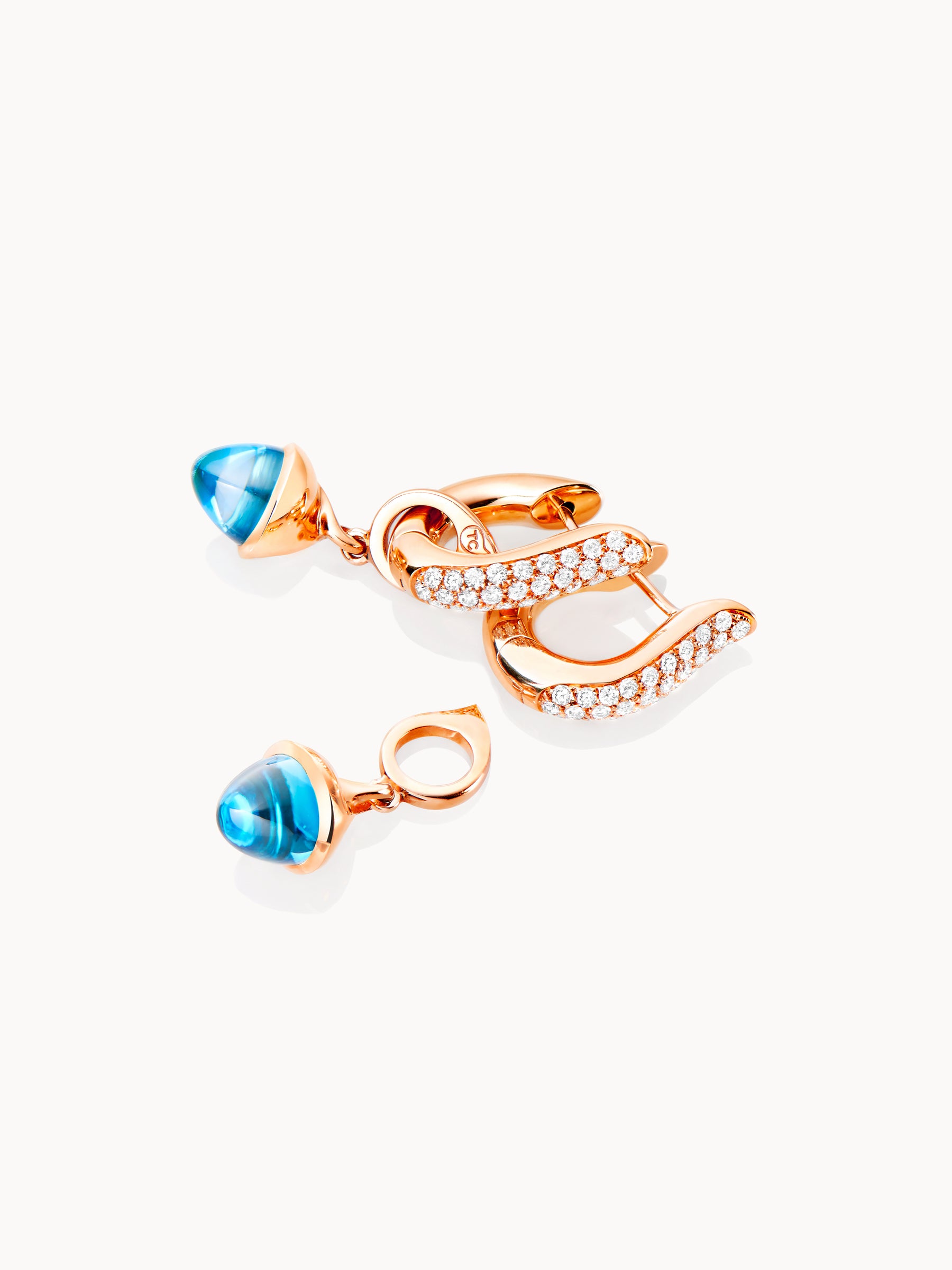 SIGNATURE Medium Hoop Earrings