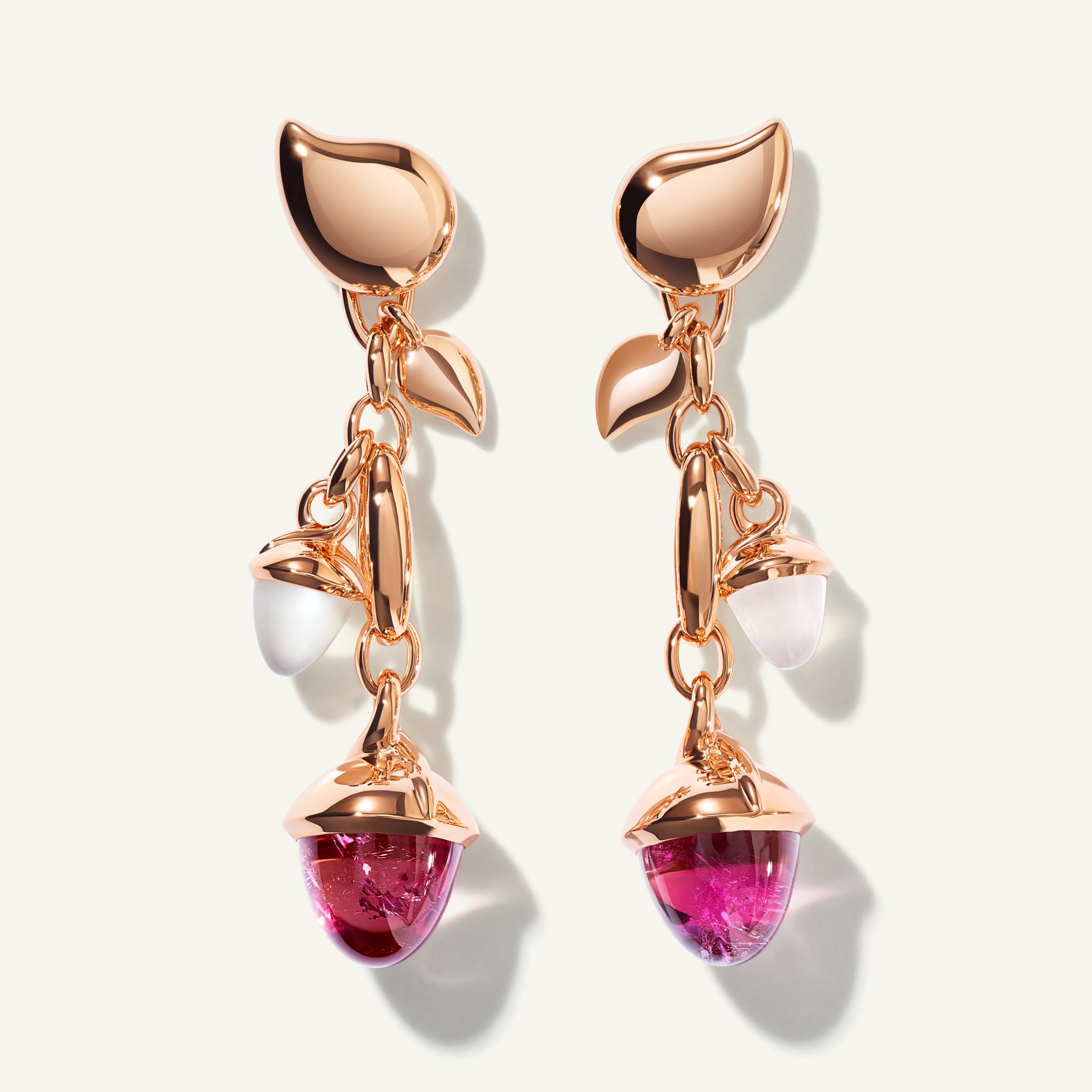 MIKADO Dangling 2 Acorn Ohrringe in 'Blush'