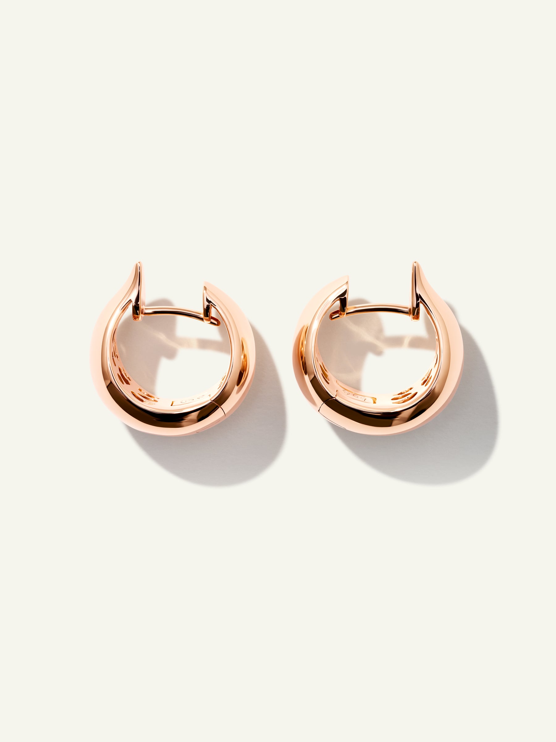 E-SIG-Hug-CD-rg | Earrings SIGNATURE Huggies Curved Drop