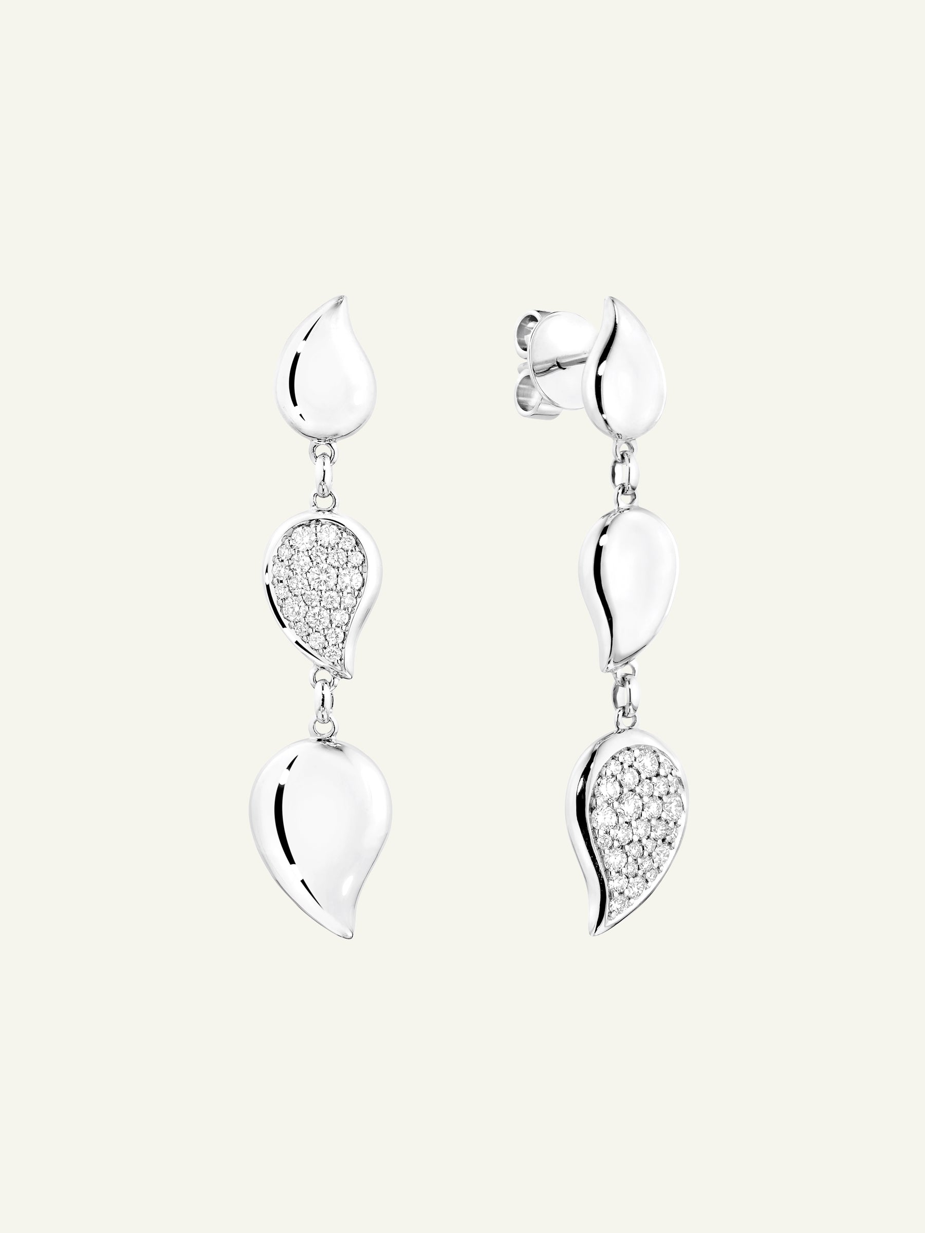 SIGNATURE Wave 3 Drop Earrings