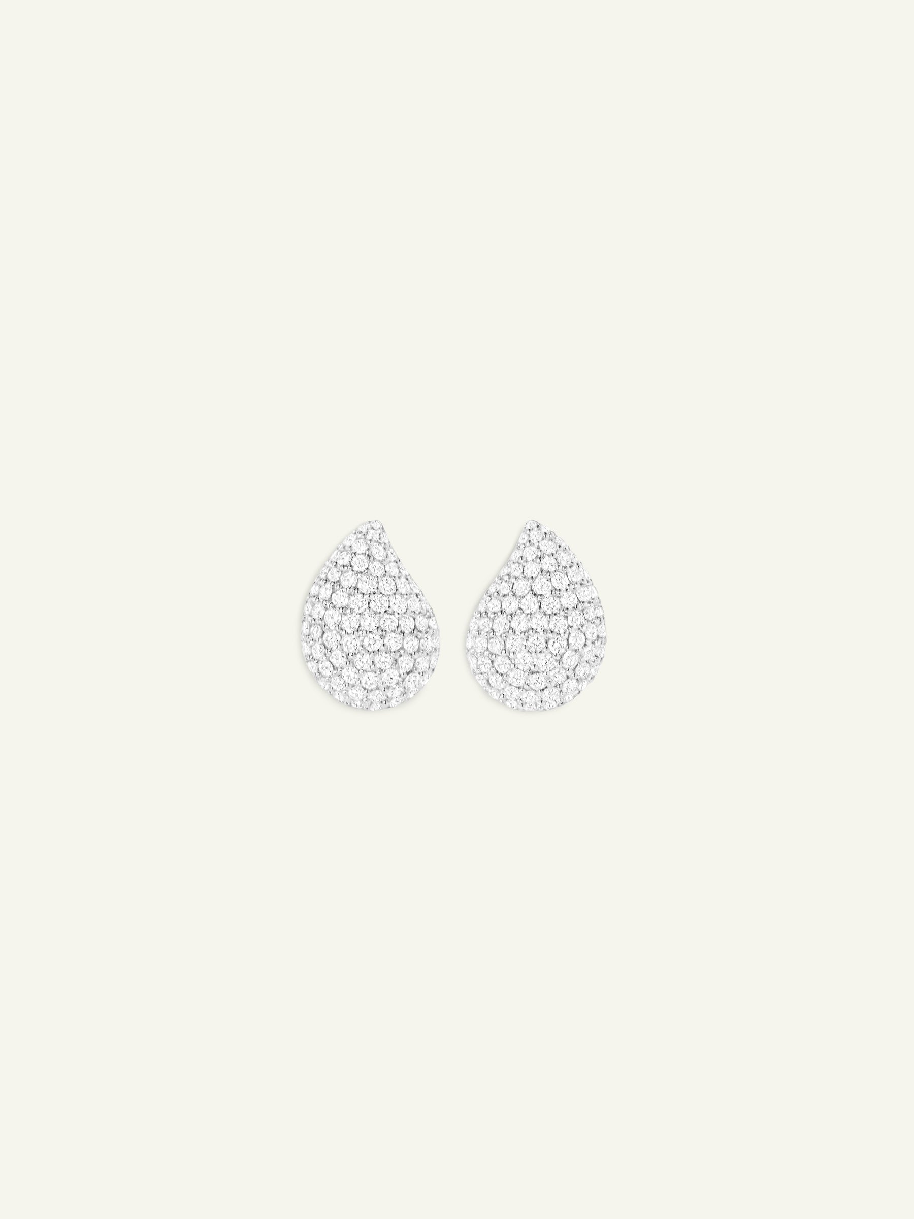 SIGNATURE Small Stud Earrings