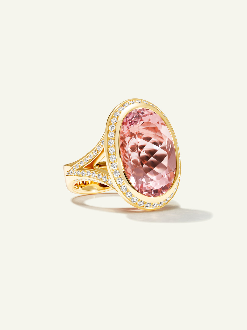 CUSHION Ring with Morganite