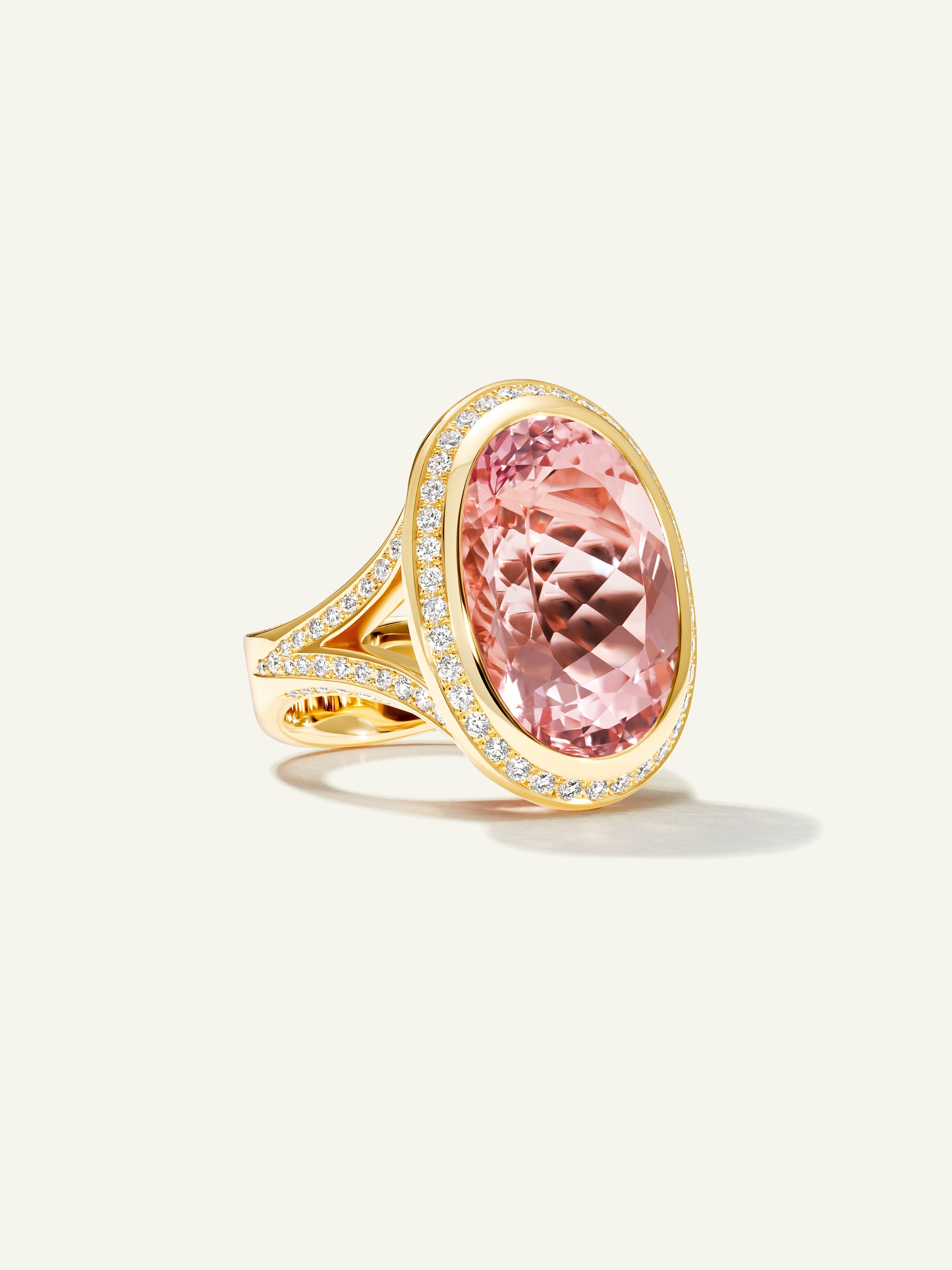 CUSHION Ring mit Morganit