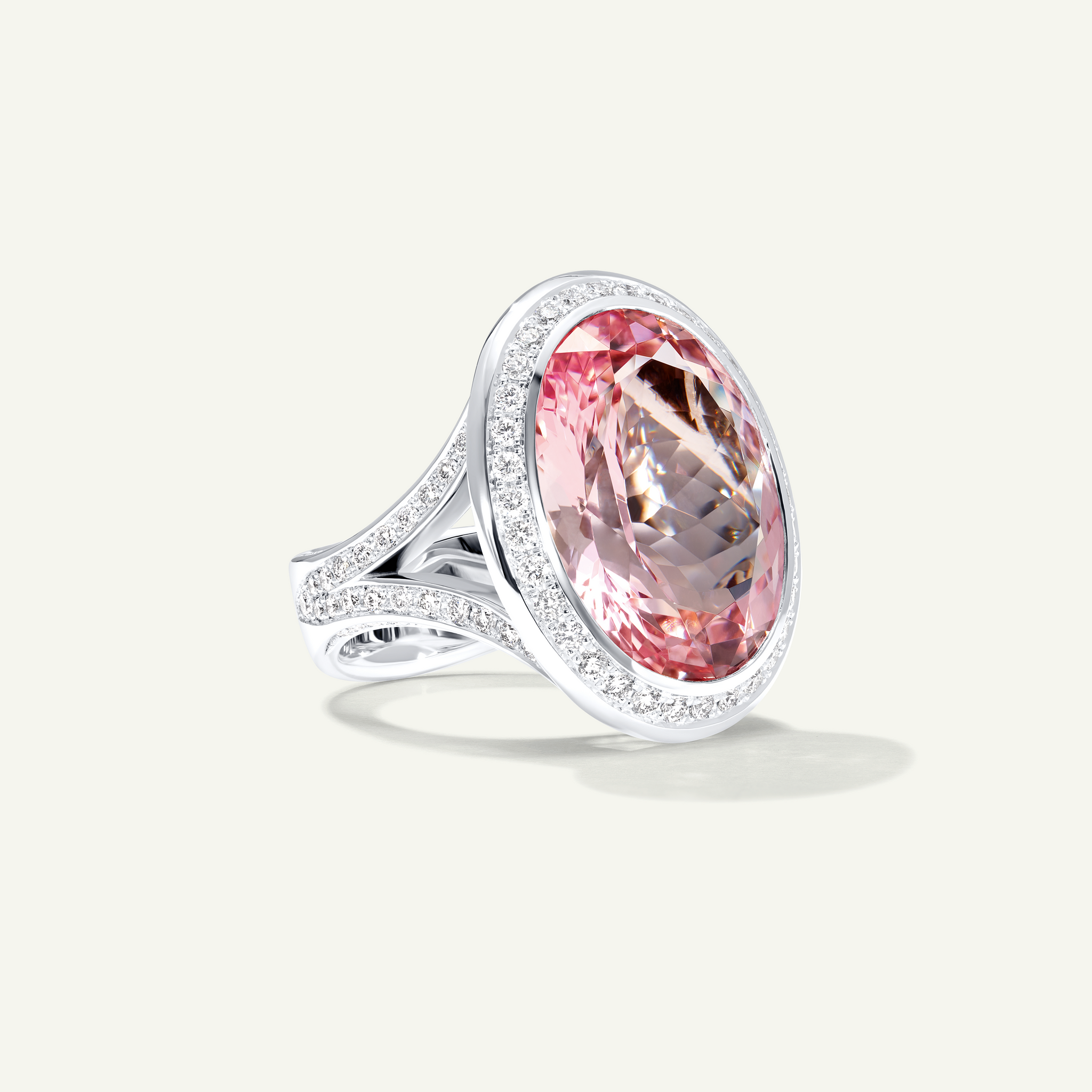 CUSHION Ring with Morganite