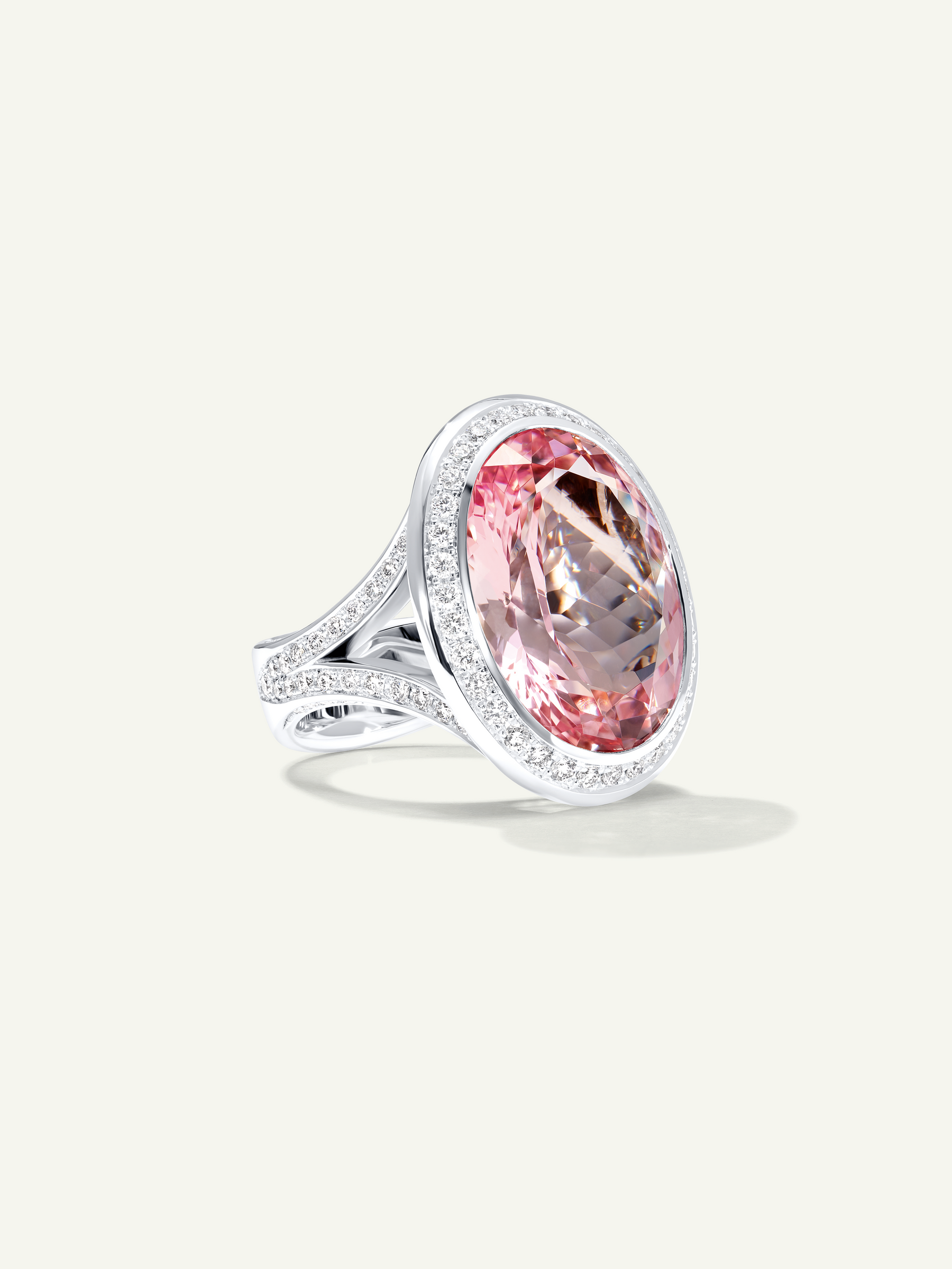 CUSHION Ring mit Morganit