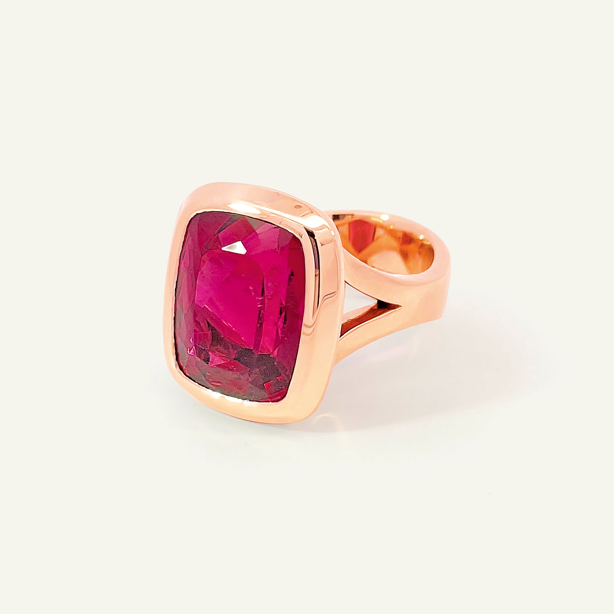 CUSHION Ring with Rubellite