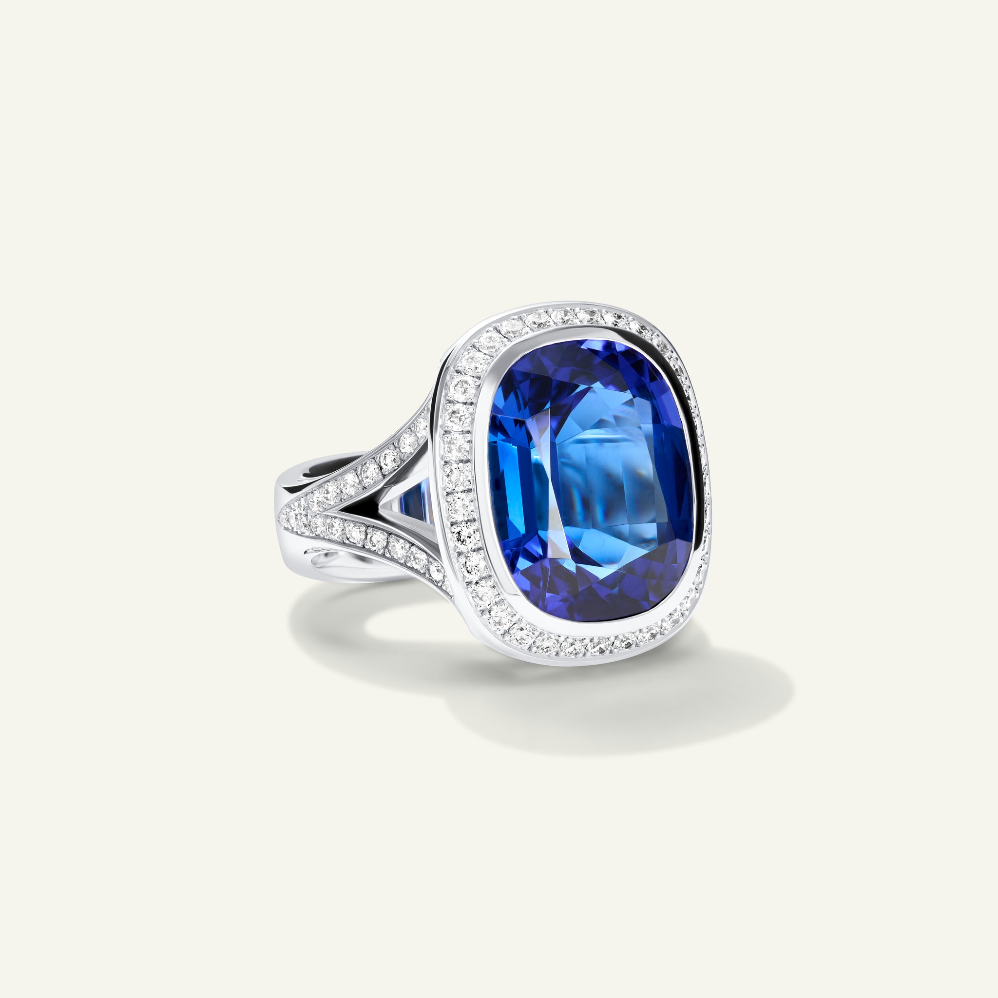 CUSHION Ring with Tanzanite
