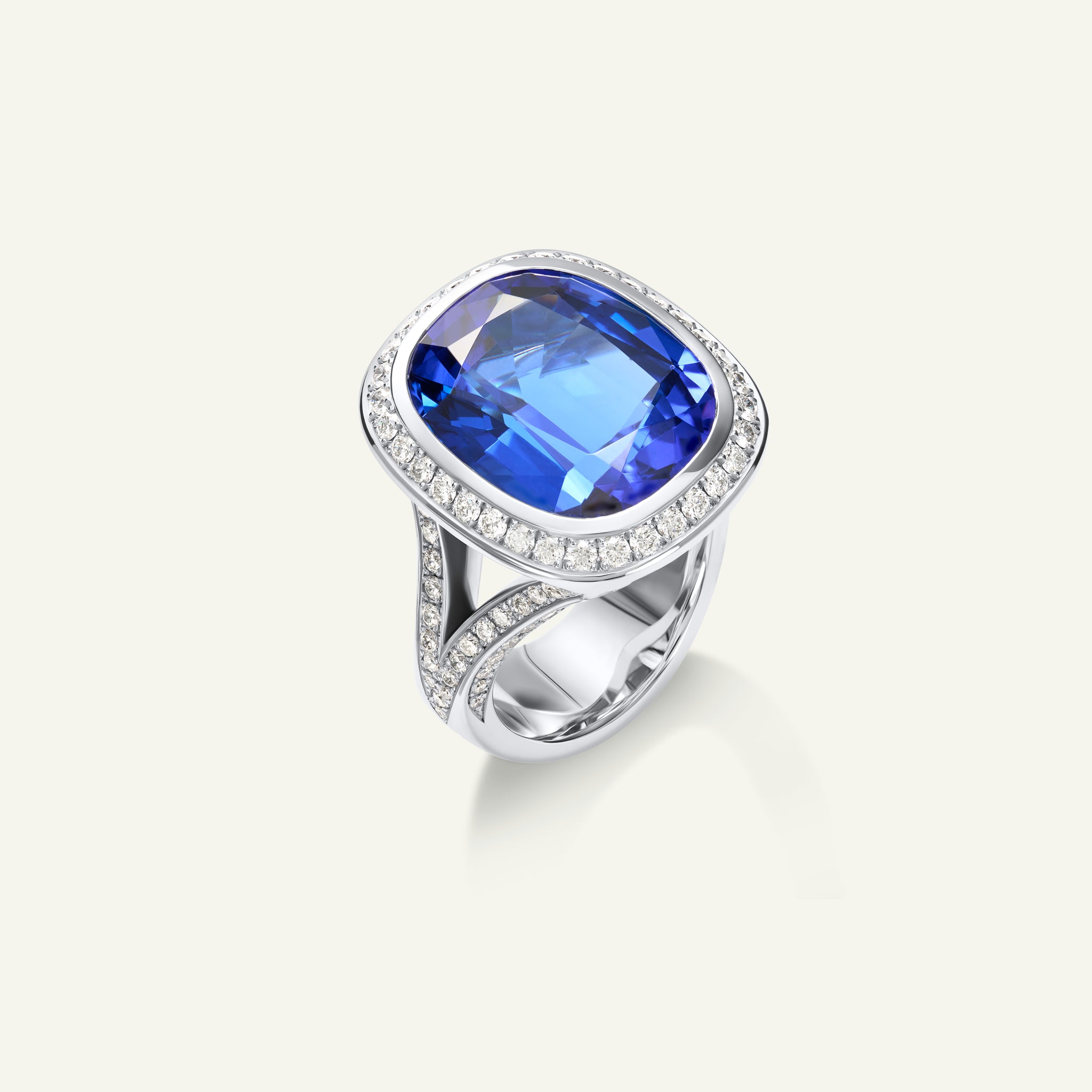 CUSHION Ring with Tanzanite