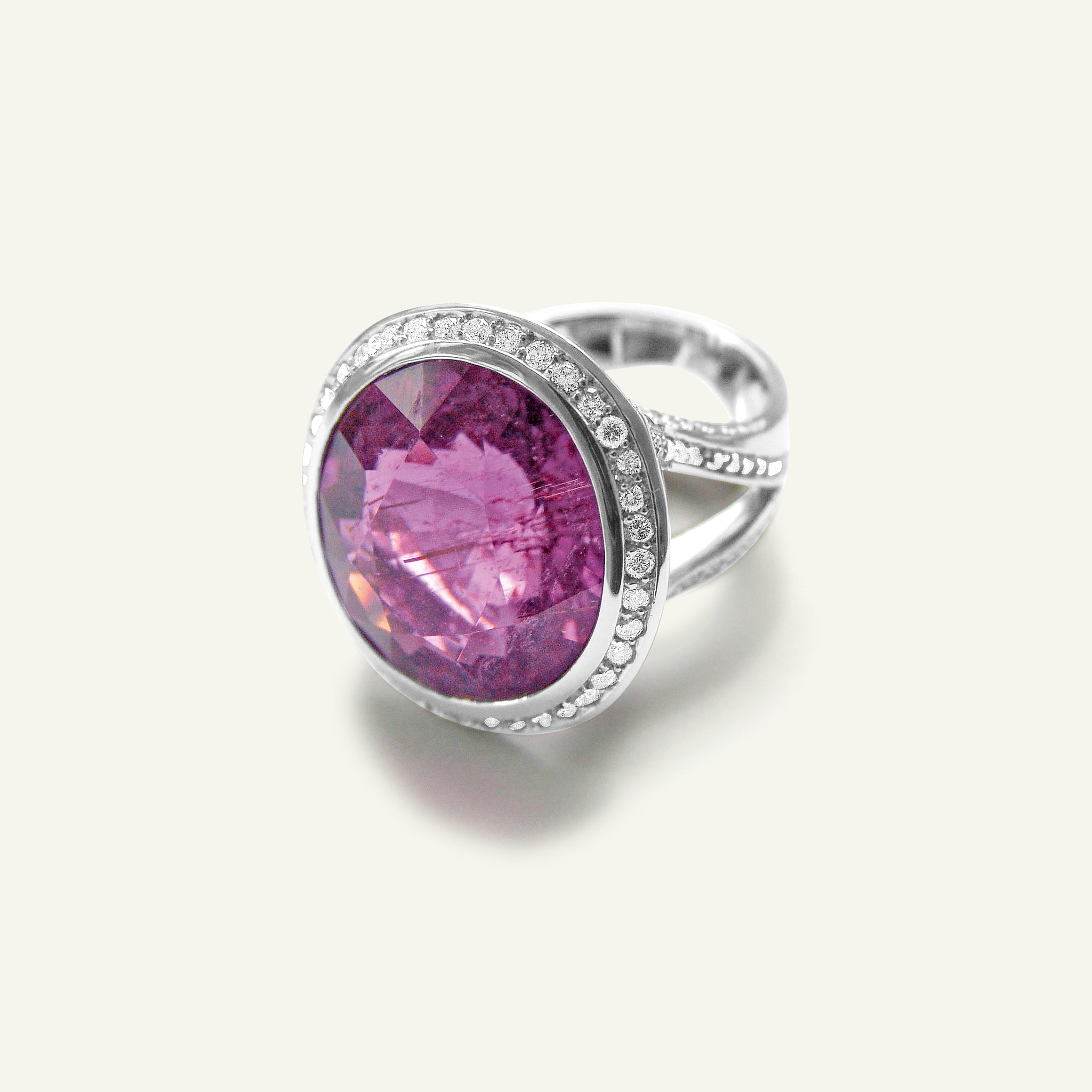 CUSHION Ring with Violet Tourmaline