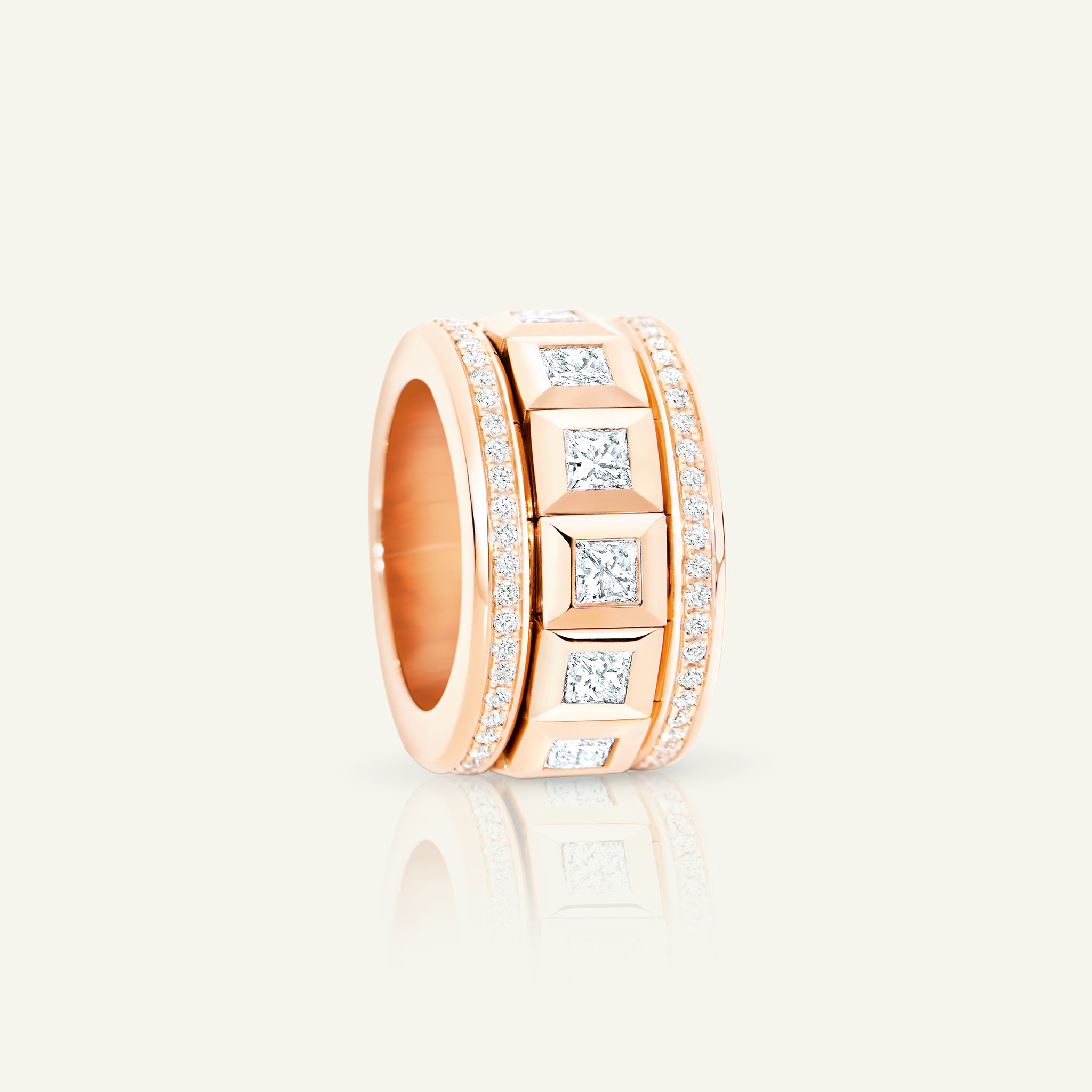 CURRICULUM VITAE 77 Ring Diamanten im Princess Cut und Diamant Pavé