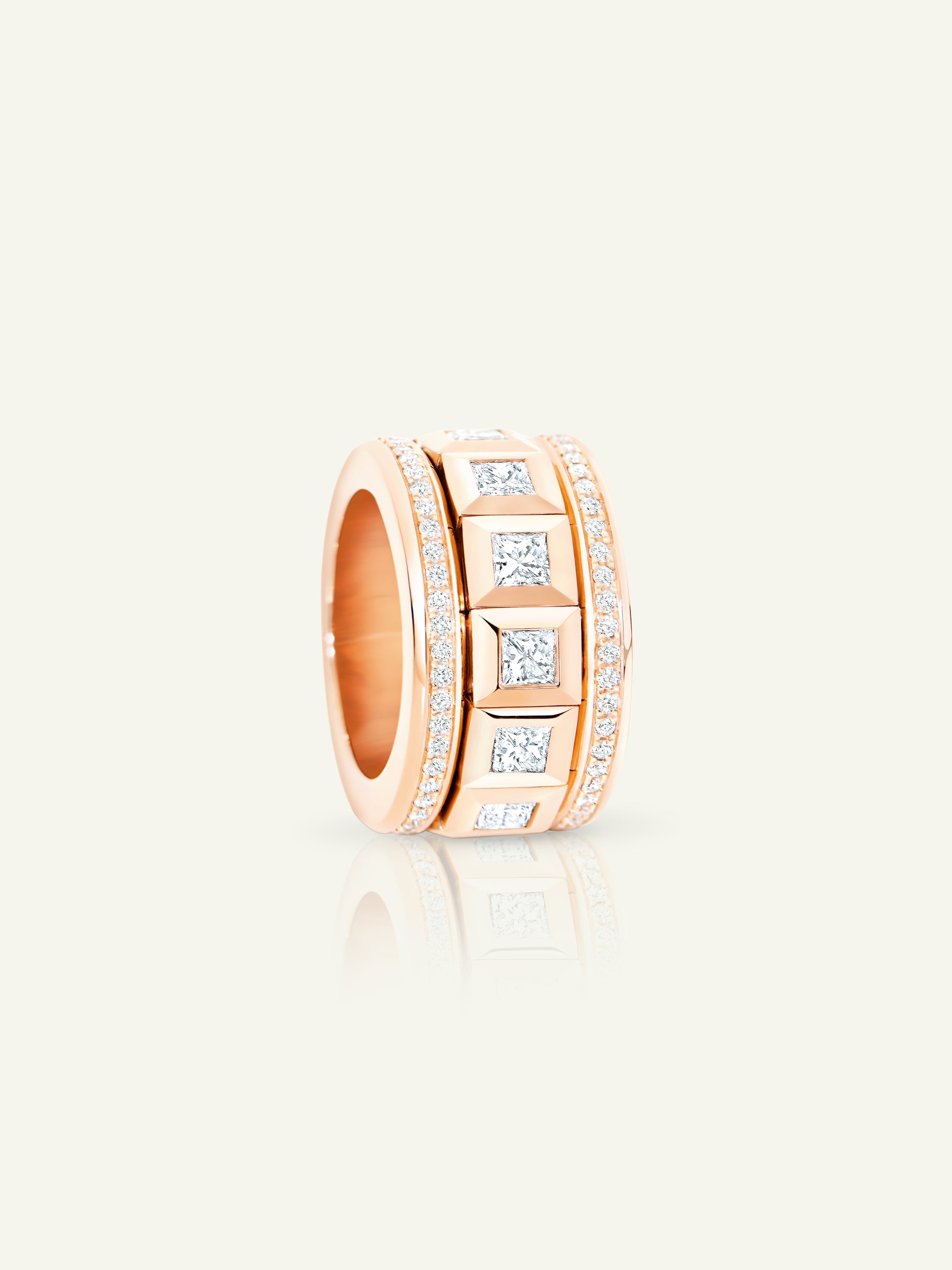CURRICULUM VITAE 77 Ring with Princess Cut Diamonds and Diamond Pavé