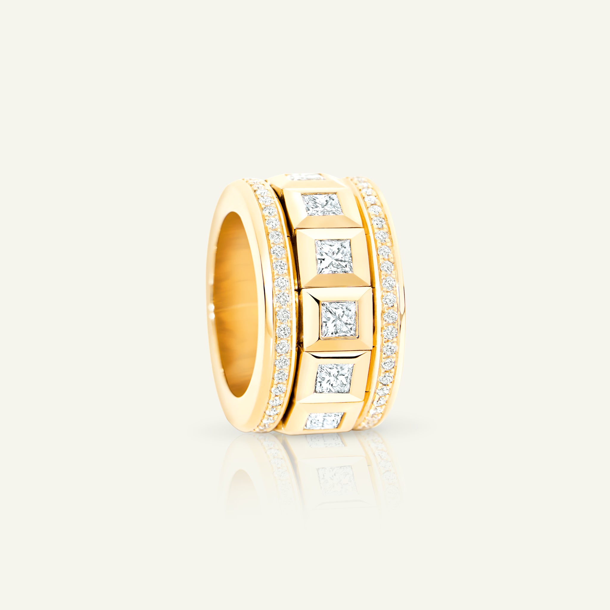 CURRICULUM VITAE 77 Ring Diamanten im Princess Cut und Diamant Pavé