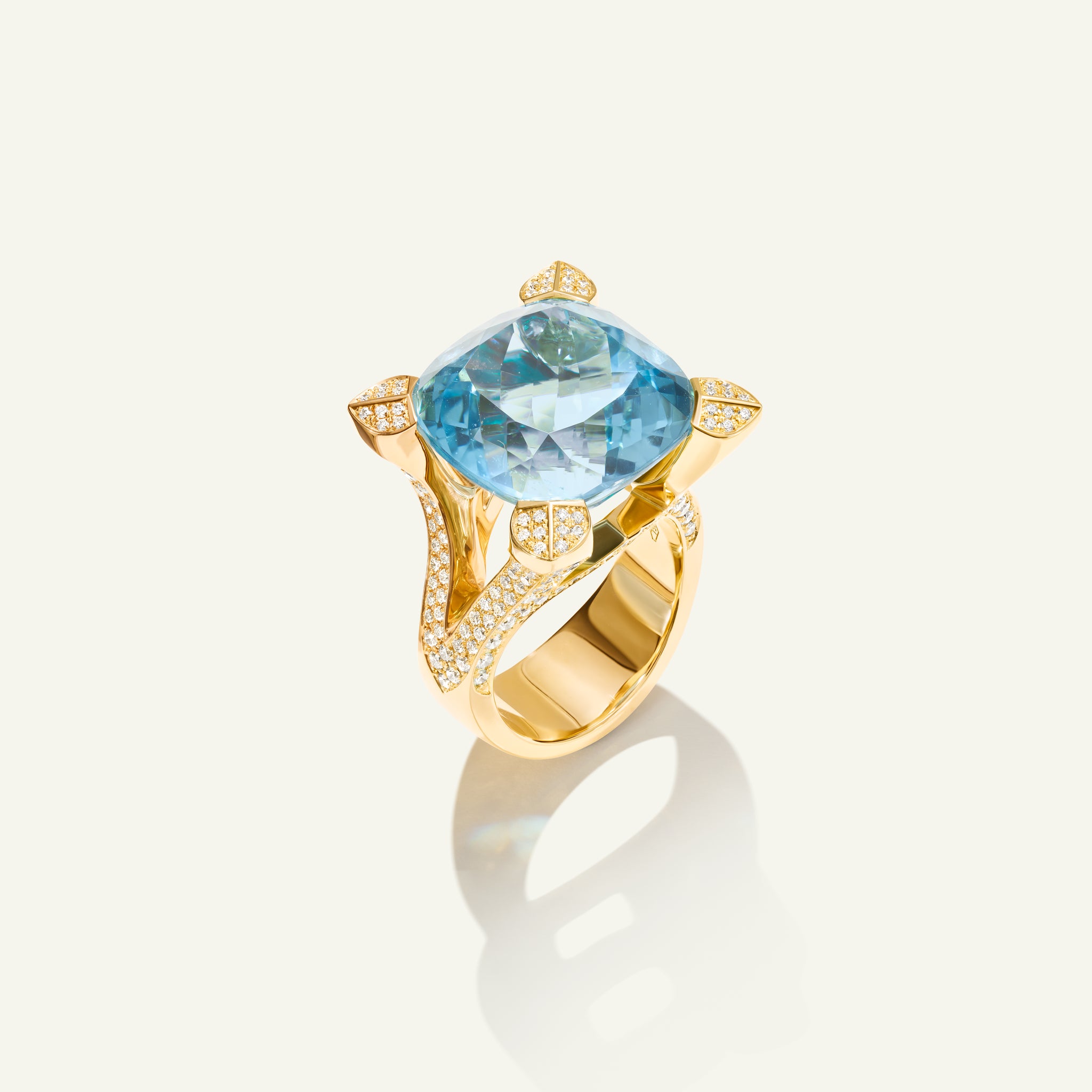 LILY Solitaire Ring with Aquamarine