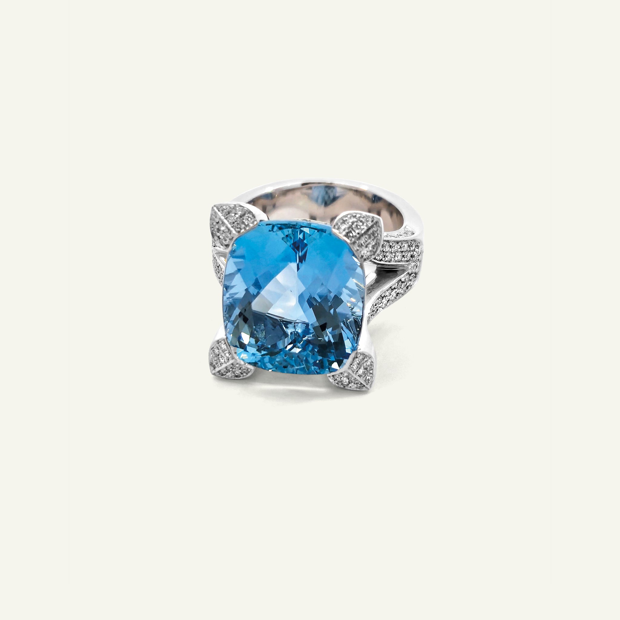 LILY Solitaire Ring with Aquamarine