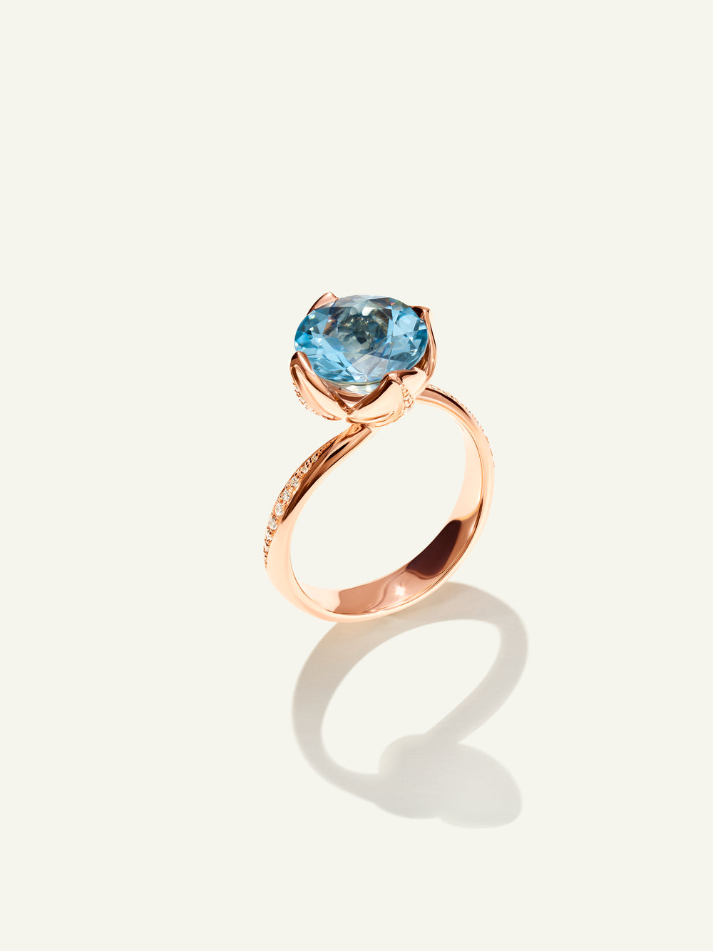 TULIP Ring with Aquamarine and Diamond Pavé