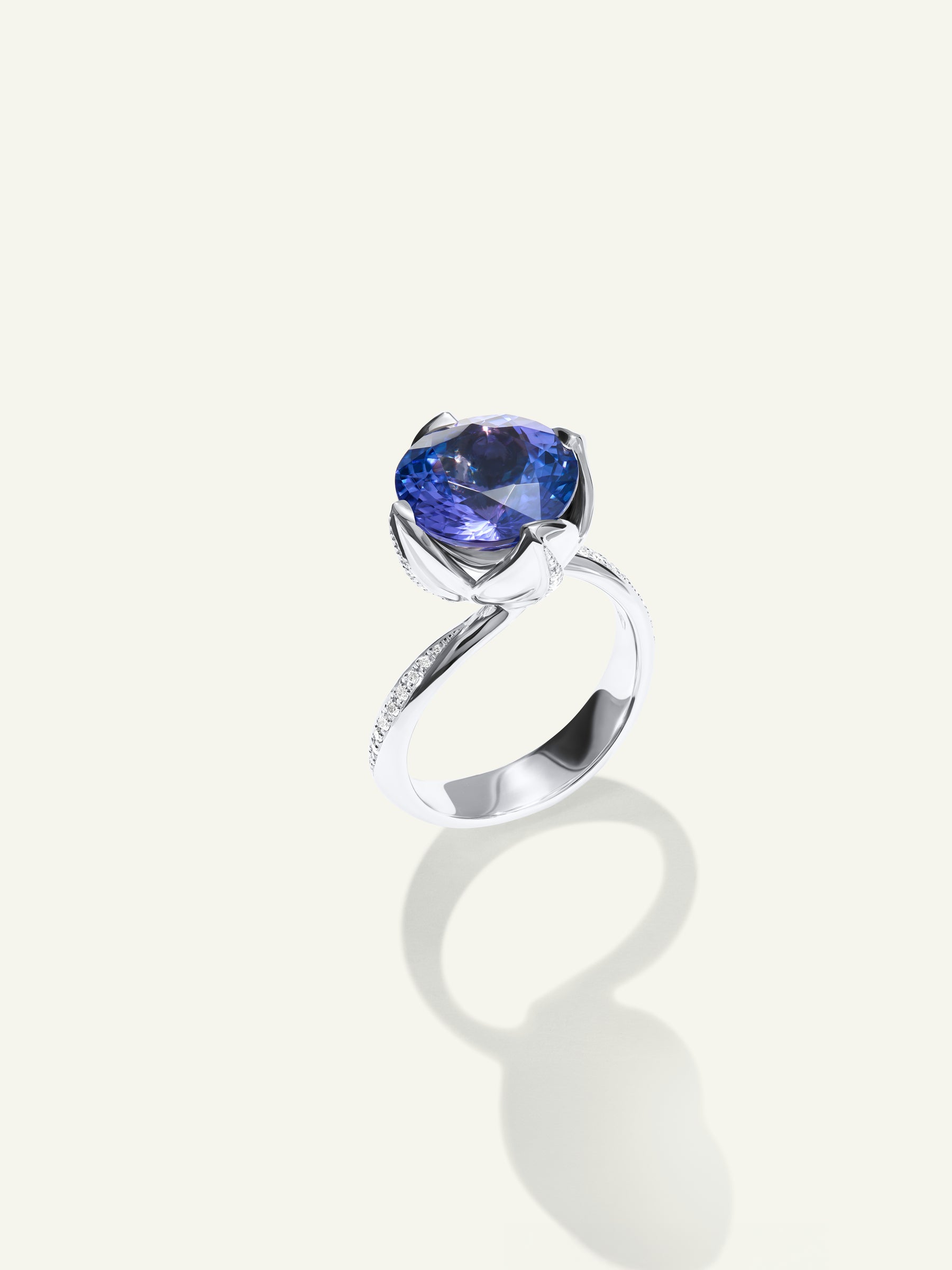 R-TUL-Tan5.2-p-wg | TULIP Ring with Tanzanite