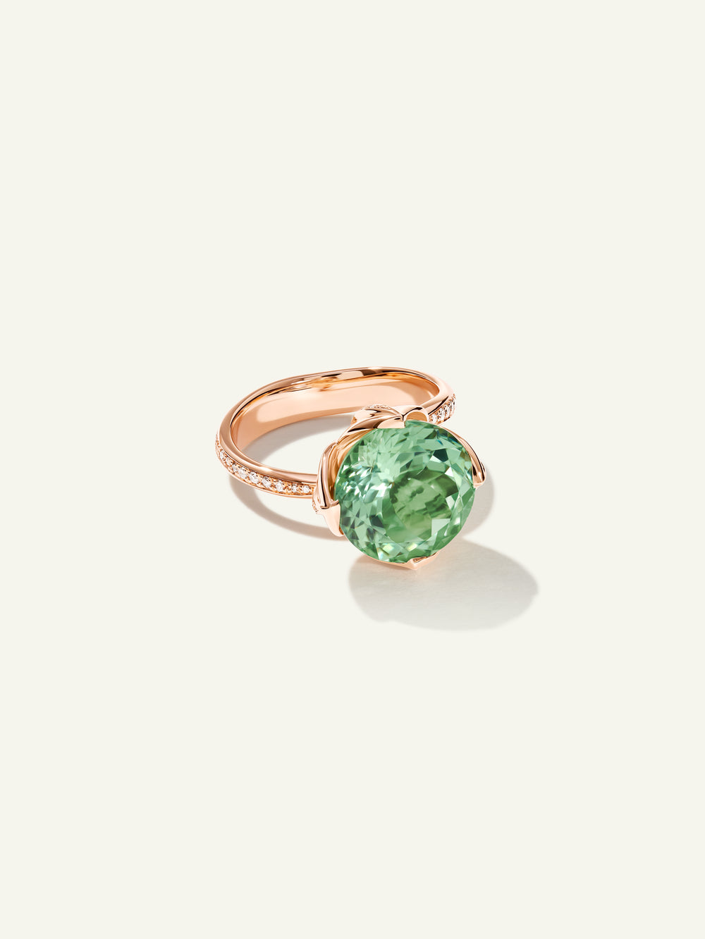 TULIP Ring mit Mint Turmalin und Diamant Pavé
