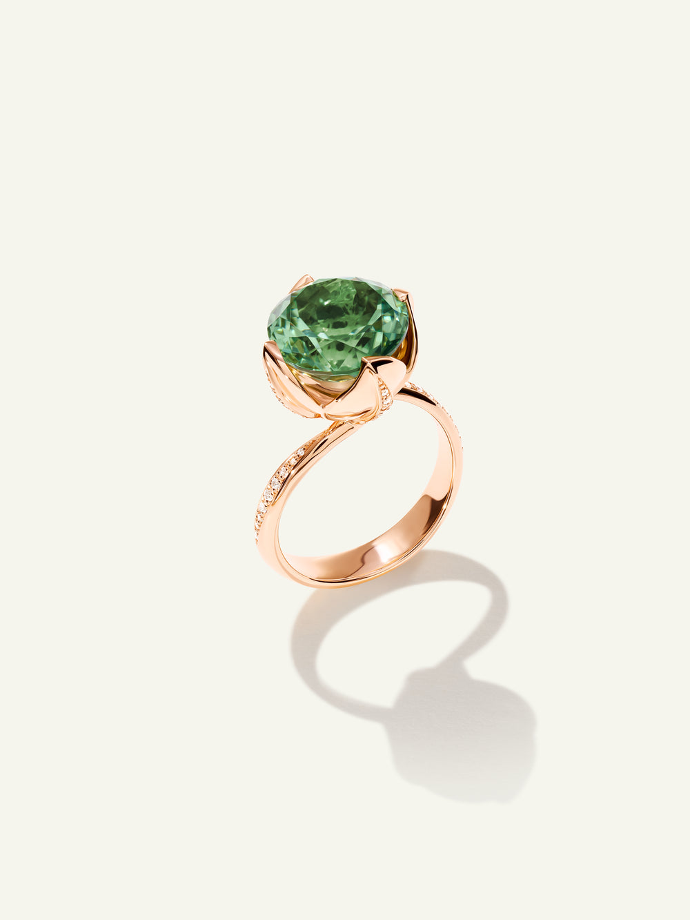 TULIP Ring mit Mint Turmalin und Diamant Pavé